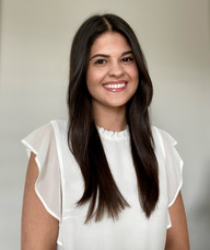 Book an Appointment with Dr. Nicole Gomes Guimarães for Chiropractic
