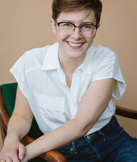 Book an Appointment with Lara Schmitz for Group Support