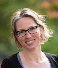 Book an Appointment with Susanne Haecker Khoury for Acupuncture